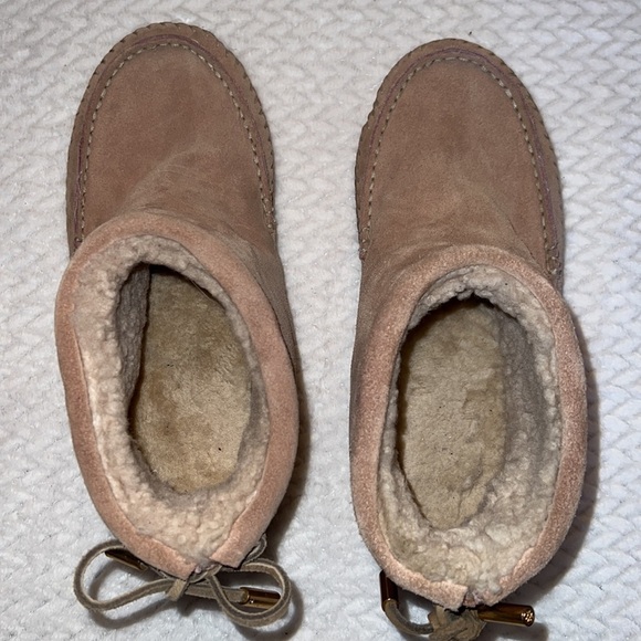 Tory Burch Women’s Tan  Suede and Leather Size 7.5
Sherpa lined Warm - Picture 4 of 9